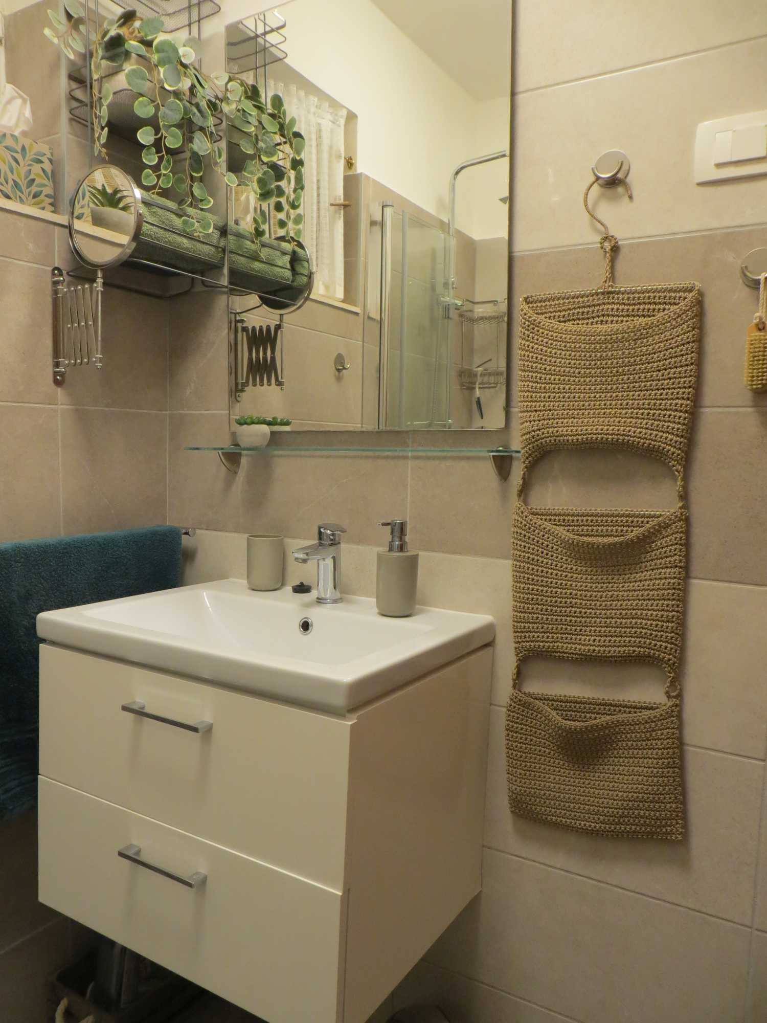 bathroom 2 with walk-in shower and contemporary wall-hung bathroom elements